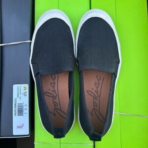 Zodiac Pool Solutions Ciara Womens Canvas Lifestyle Slip-On Sneakers